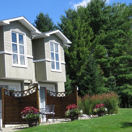 Auberge Aux Deux Peres Magog Exterior photo